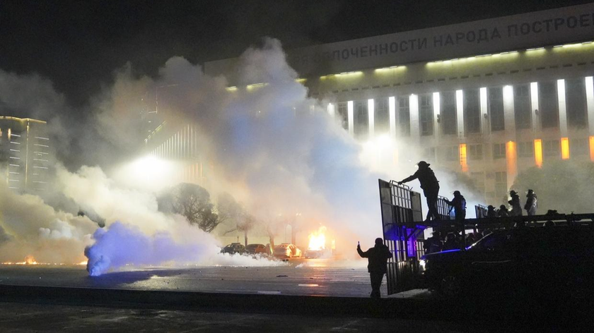Bạo lực đã diễn ra tại nhiều thành phố của Kazakhstan từ 2/1/2022. Ảnh: Reuters