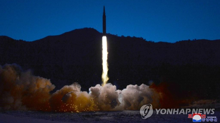 Hình ảnh vụ thử tên lửa được KCNA công bố ngày 12/1/2022. Ảnh: Yonhap