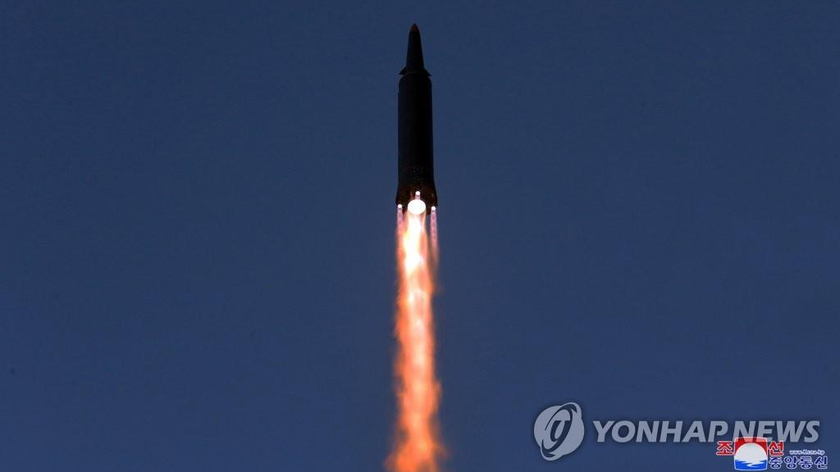 Hình ảnh một vụ thử tên lửa của Triều Tiên do KCNA cung cấp cho Yonhap
