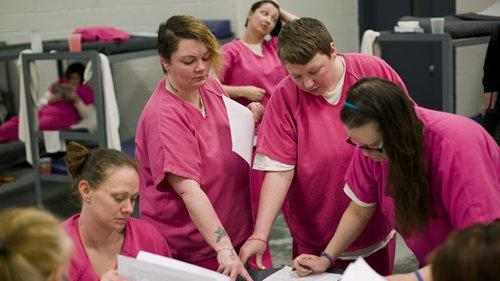 Các nữ tù nhân tại Nhà tù Quận Campbell ở Jacksboro, Texas. trong một hoạt động chung vào ngày 20/3/2018. Ảnh: IC