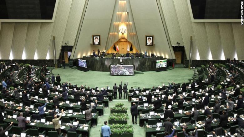 Một phiên họp quốc hội của Iran vào ngày 7/1/2020. Ảnh: CNN