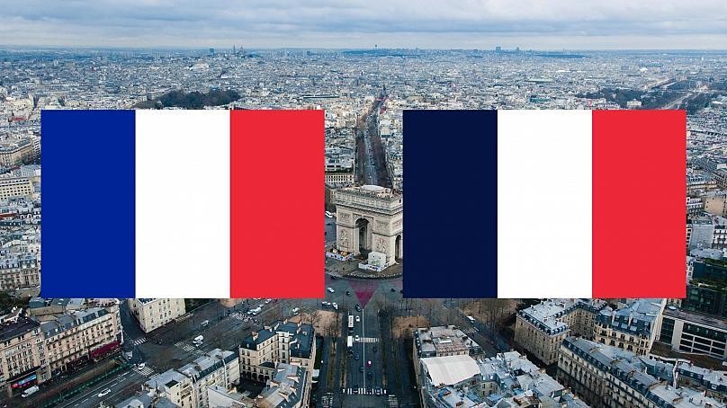 Quốc kỳ Pháp vừa được đổi màu nhưng không ai biết vì những lý do nào. Điều này đã thu hút sự chú ý của báo Pháp luật Việt Nam để tìm hiểu sự thay đổi này. Hãy xem những hình ảnh về chiếc lá cờ đầy ý nghĩa này và tìm hiểu ý nghĩa của sự thay đổi này.