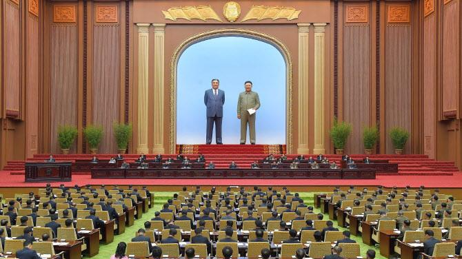 Một phiên họp của Quốc hội của Triều Tiên tại Hội quán Mansudae ở Bình Nhưỡng tháng 9/2021. Ảnh: KCNA công bố phát qua Yonhap