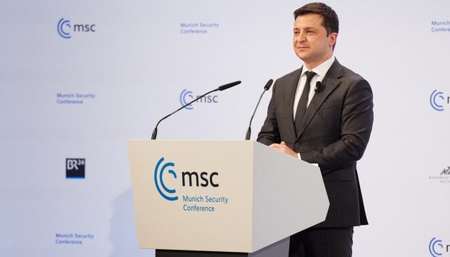 Tổng thống Ukraine Voldymyr Zelenskiy phát biểu tại Hội nghị An ninh Munich hôm 19/2/2022. Ảnh: Văn phòng Tổng thống/Ukrinform
