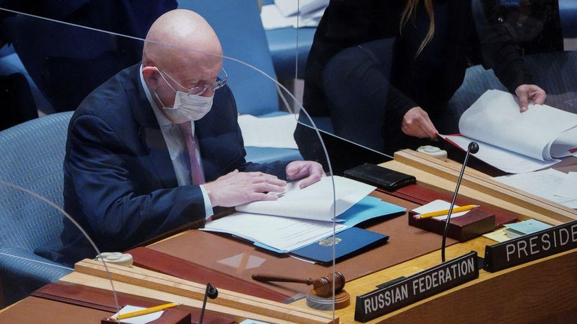 Đại sứ Nga tại Liên hợp quốc Vassily Nebenzia tham dự cuộc họp của Hội đồng Bảo an Liên hợp quốc, về một nghị quyết liên quan đến các hành động của Nga đối với Ukraine, tại Trụ sở Liên hợp quốc ở Thành phố New York, Hoa Kỳ, ngày 25/2/2022. Ảnh: Reuters