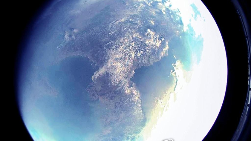 Hình ảnh Trái đất được chụp bởi một máy ảnh trong cuộc thử nghiệm phát triển "vệ tinh do thám" của Triều Tiên vào ngày 27/2/2022. Ảnh do KCNA cung cấp ngày 28/2/2022 phát qua Yonhap