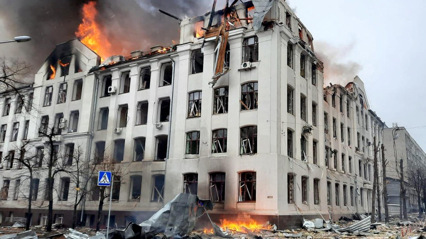Thành phố Kharkiv và Kherson của Ukraine chịu nhiều tổn thất trong cuộc xung đột. Ảnh cắt từ video của NBC News