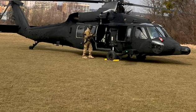 Chiếc trực thăng đưa phái đoàn Ukraine đến nơi đàm phán ngày 3/3. Ảnh: Ukrinform