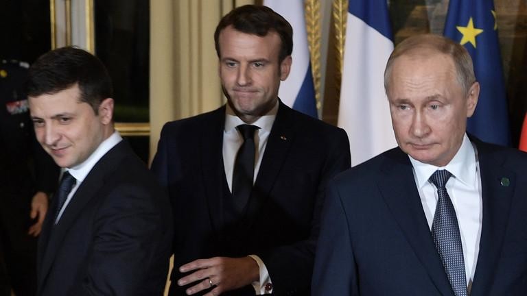 Tổng thống Ukraine Volodymyr Zelensky, Tổng thống Pháp Emmanuel Macron và Tổng thống Nga Vladimir Putin trong cuộc gặp của Bốn nhà lãnh đạo Normandy ở Paris năm 2019. Ảnh: Sputnik