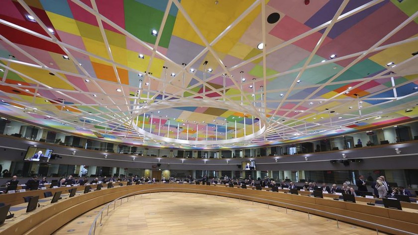 Phiên họp của các bộ trưởng ngoại giao và quốc phòng EU tại tòa nhà Europa ở Brussels, Bỉ, ngày 21/3/2022. Ảnh: AP