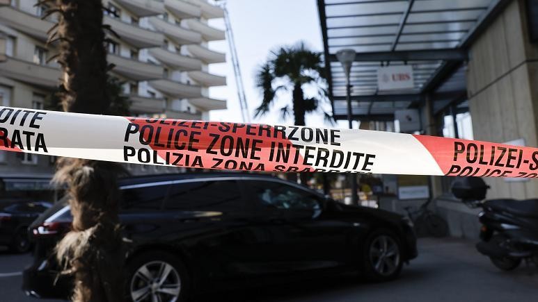 Cảnh sát Thụy Sĩ đã phong tỏa các con đường dưới chân tòa nhà ở Montreux. Ảnh: Keystone qua AP