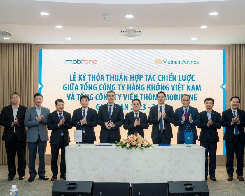 Tổng Công ty Viễn thông MobiFone và Tổng Công ty Hàng không Việt Nam (Vietnam Airlines) ký thỏa thuận hợp tác chiến lược giai đoạn 2023 - 2028.
