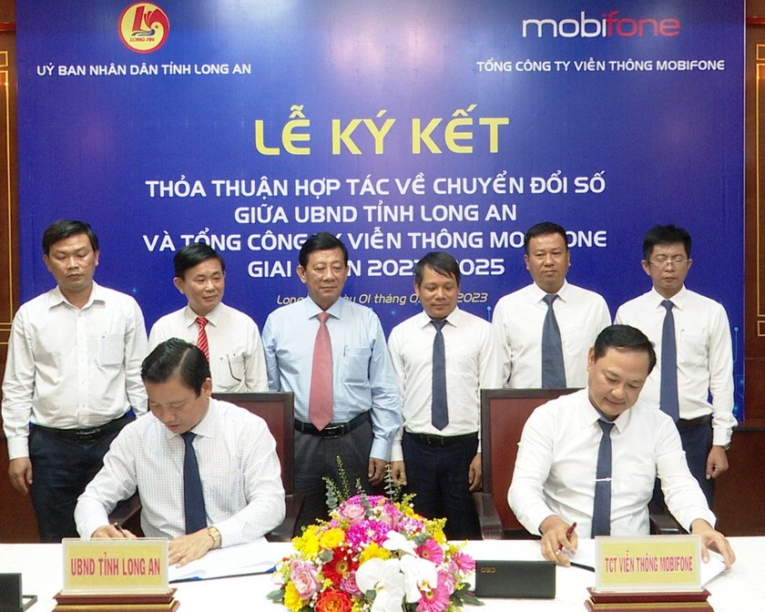 MobiFone - Long An ký kết thỏa thuận hợp tác về chuyển đổi số