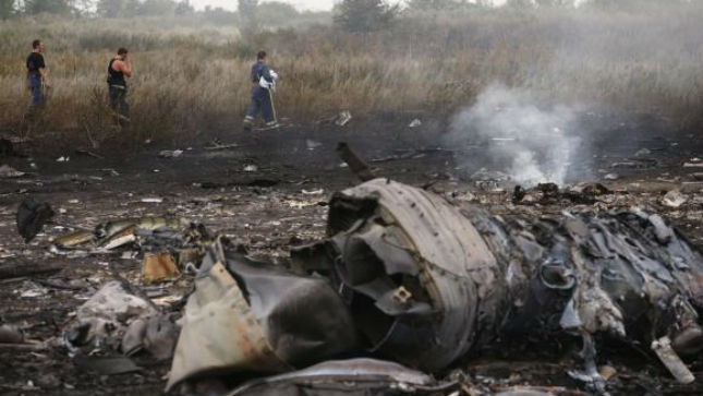 Cận cảnh chiếc máy bay MH17 của hãng hàng không Maylaysia Airline rơi làm 295 người thiệt mạng
