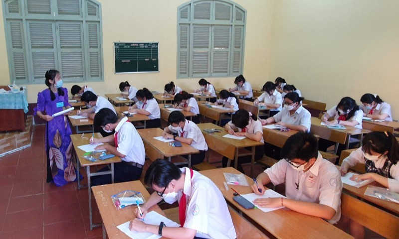 Thí sinh Cần Thơ tham dự kỳ thi tuyển sinh vào lớp 10 năm học 2022-2023. Ảnh: B.N.G