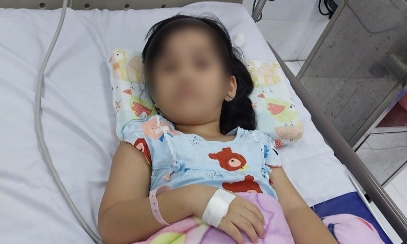Sau điều trị, bé gái được chuyển khoa Tim mạch theo dõi thêm 1 ngày thì xuất viện. Ảnh: BVCC
