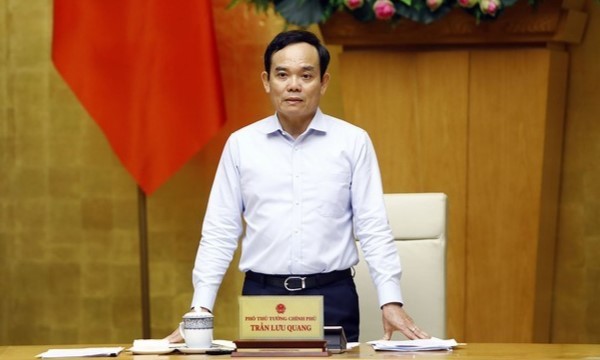 Phó Thủ tướng Trần Lưu Quang: Khẩn trương thành lập Kiểm ngư địa phương; truy tố các đối tượng đưa tàu cá, ngư dân Việt Nam đi khai thác bất hợp pháp ở vùng biển nước ngoài. (Ảnh: Chinhphu.vn)