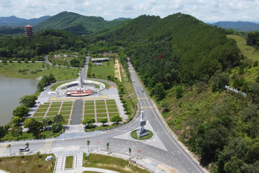 Khu di tích lịch sử Ngã ba Đồng Lộc - một trong những “địa chỉ đỏ” nổi tiếng. (Ảnh: TD)