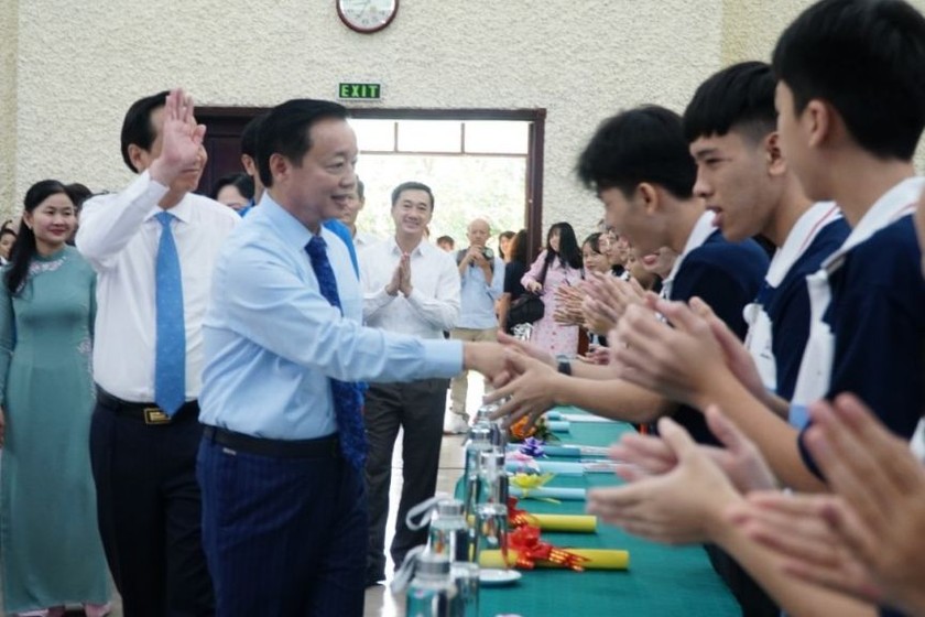 Phó Thủ tướng Chính phủ Trần Hồng Hà cùng các đại biểu đến dự chương trình. (Nguồn: Báo TTTĐ)
