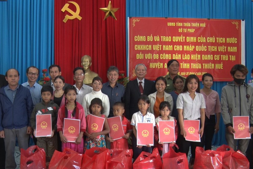 Trên địa bàn tỉnh Thừa Thiên Huế, đã có 164 công dân Lào được nhập quốc tịch Việt Nam, hầu hết cư trú tại huyện A Lưới.