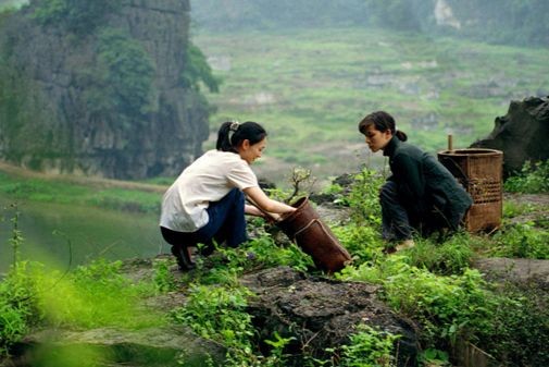 Ninh Bình khiến khán giả ấn tượng khi xuất hiện trong bộ phim “Hai cô con gái ông chủ vườn thuốc”. (Nguồn: Internet)