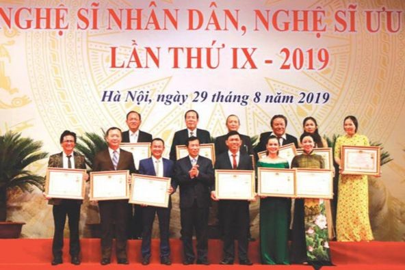 Lễ trao tặng danh hiệu NSND, NSƯT lần thứ IX năm 2019.