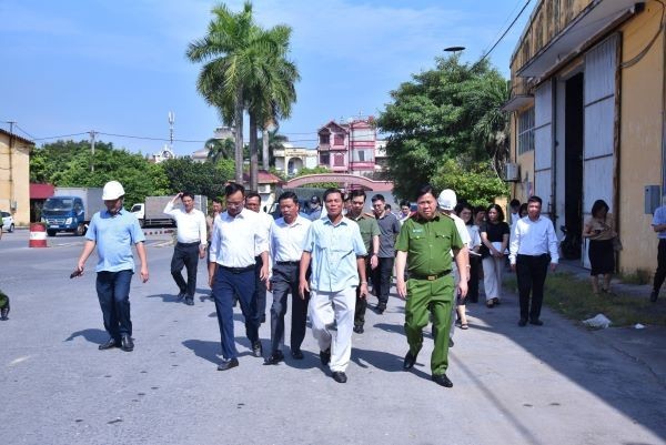 Chủ tịch UBND TP Hải Phòng Nguyễn Văn Tùng kiểm tra thực địa công tác giải phóng mặt bằng 2 dự án tại quận Ngô Quyền.