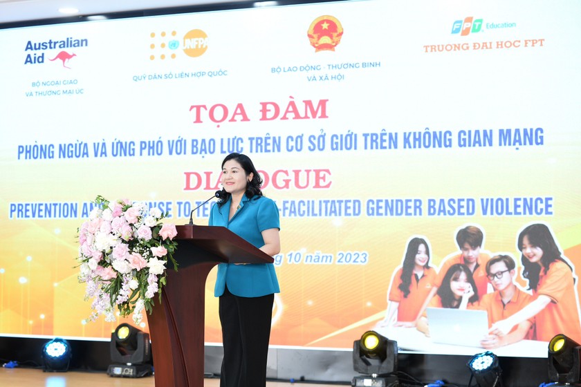 Thứ trưởng Bộ Lao động - Thương binh và Xã hội Nguyễn Thị Hà phát biểu tại Tọa đàm. (Ảnh: PV)