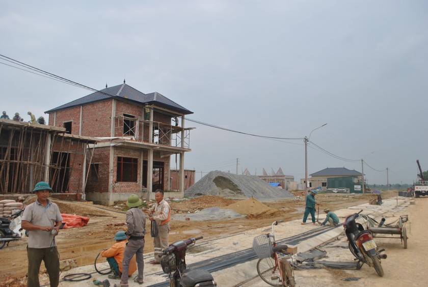 Một số ngôi nhà sắp hoàn thiện ở khu TĐC Minh Hương. 