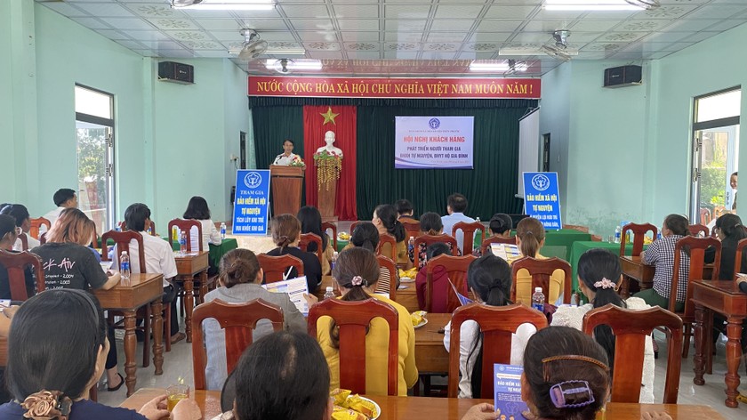 Hội nghị tuyên truyền phát triển người tham gia BHXH tự nguyện, BHYT hộ gia đình tại xã Tiên Cảnh, huyện Tiên Phước, tỉnh Quảng Nam. (Ảnh: BHXH Việt Nam) 