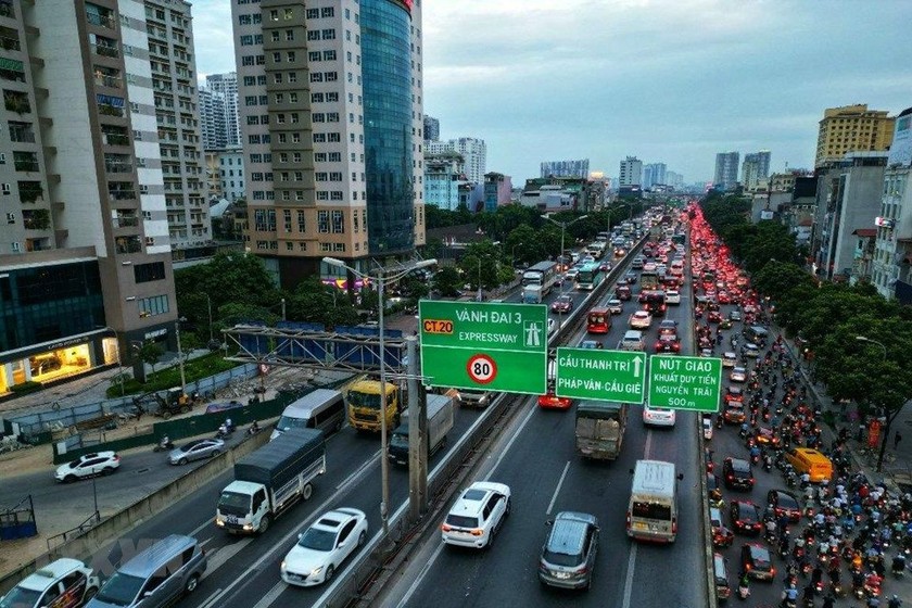 Hà Nội từng bước đưa vào khai thác nhiều công trình hạ tầng giao thông đô thị, góp phần giảm ùn tắc giao thông. (Ảnh: Tuấn Anh-TTXVN)
