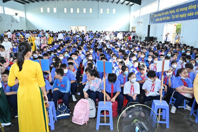 Lễ khai giảng năm học 2023 - 2024 của Trường THCS Nguyễn Văn Luông.