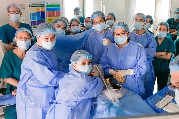 Ê kíp Bệnh viện Nhi đồng 1 và Bệnh viên Từ Dũ đã liên tiếp thực hiện thành công hai ca thông tim bào thai đầu tiên ở Việt Nam. Ảnh: BVCC