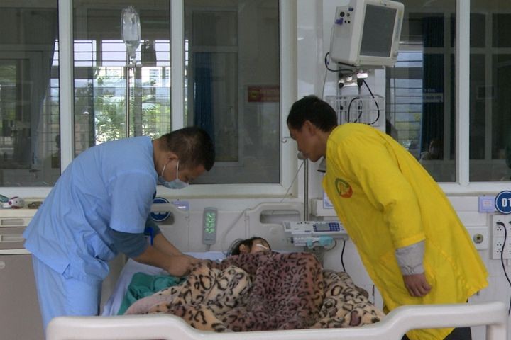 Điều trị cho trẻ viêm não tại Bệnh viện Sản - Nhi Lào Cai