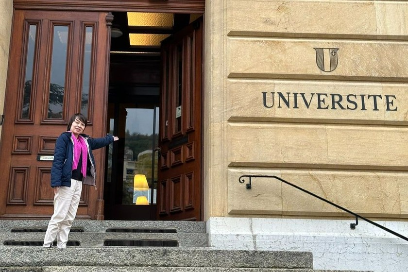 Cổng vào một ngôi trường đại học ở Thụy Sỹ. (Ảnh: PV)