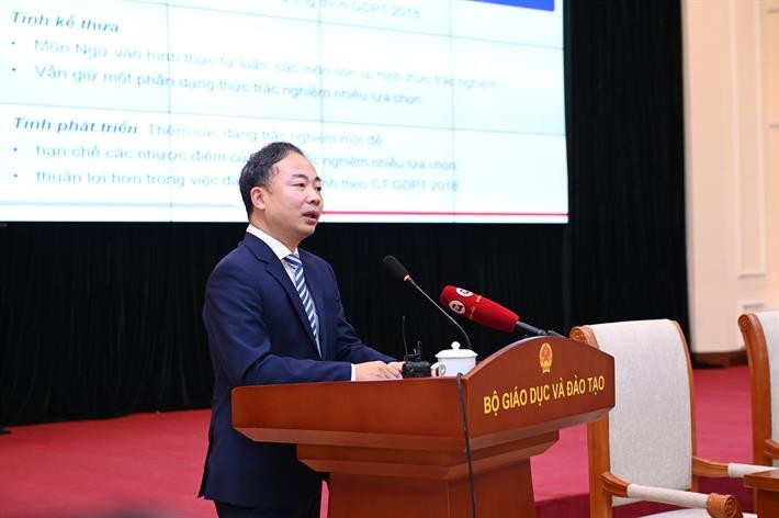Phó Cục trưởng Cục Quản lý chất lượng Nguyễn Ngọc Hà báo cáo tại Hội thảo. Ảnh: MOET