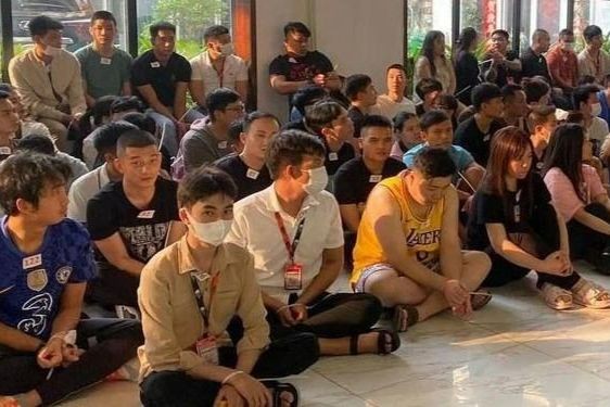 Hơn 100 người Việt bị bắt vì làm việc liên quan tới đánh bạc trái phép. (Ảnh: Báo Giao thông)