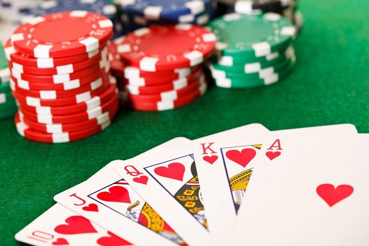 Poker du nhập vào Việt Nam theo hình thức tự phát khoảng 15 năm gần đây. (Ảnh: Internet)
