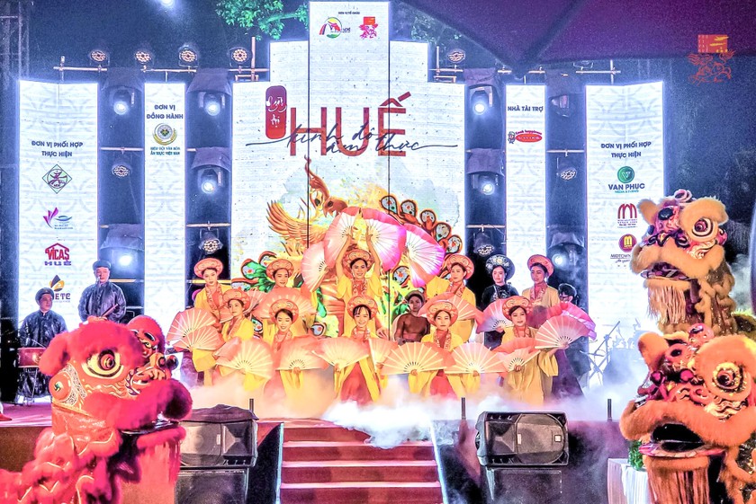 Quảng bá văn hoá Huế qua các Kỳ Festival .