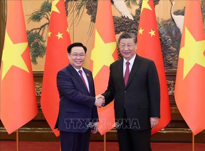 Chủ tịch Quốc hội Vương Đình Huệ hội kiến Tổng Bí thư, Chủ tịch Trung Quốc Tập Cận Bình. Ảnh: Nhan Sáng/TTXVN