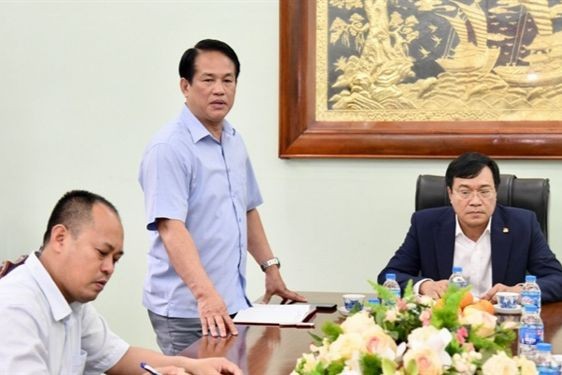 Ông Nguyễn Mạnh Hùng - Giám đốc TTHLTTQG Hà Nội báo cáo công tác chuẩn bị các đội tuyển hướng đến đấu trường Olympic. Ảnh: PV