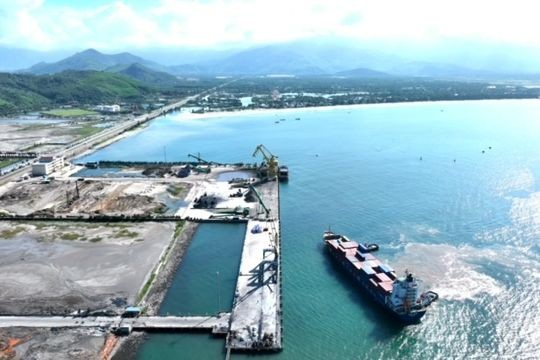 Cảng biển Chân Mây (huyện Phú Lộc, tỉnh Thừa Thiên Huế) đang được chú trọng đầu tư về hạ tầng để thu hút các hãng tàu, doanh nghiệp. (Ảnh: Thùy Nhung)
