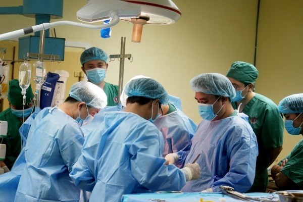 120 y bác sỹ thực hiện thành công ca lấy đa tạng tại bệnh viện ở Quảng Ninh.