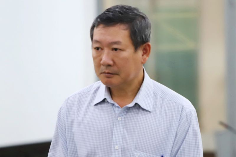 Bị cáo Huỳnh Văn Dõng, cựu Giám đốc CDC tỉnh Khánh Hòa bị tuyên phạt 3 năm 6 tháng tù.