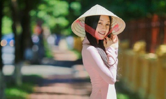 Ngọc Trân đang là ứng cử viên sáng giá cho chiếc vương miện Hoa hậu Việt Nam 2016 bị tố thi chui.