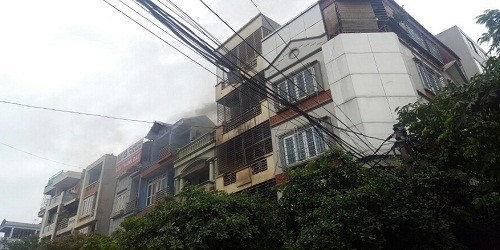 Nhà 5 tầng bốc cháy ở Hà Nội, 3 người bị thương
