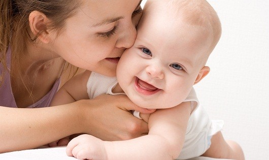 7 mẹo thú vị giúp mẹ thấu hiểu trẻ sơ sinh đang muốn nói gì