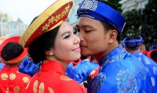 100 cặp đôi hạnh phúc trong đám cưới tập thể ngày Quốc khánh