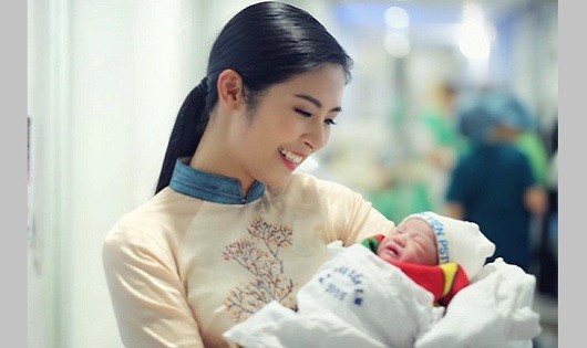 Hình ảnh mới nhất của con gái Hồng Quế được Hoa hậu Ngọc Hân chia sẻ. Ảnh: FBNV