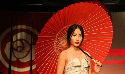 Nam Em "hóa gái Nhật" lạnh lùng sau cuộc thi Hoa hậu Trái đất 2016.
